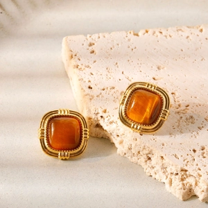 Pendientes retro cuadrados de ojo de tigre con marco de metal dorado sobre piedra natural