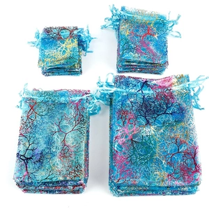 Bolsas de regalo de organza con estampado de coral azul en varios tamaños para joyas