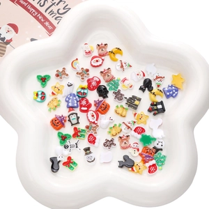 Diverse kerst- en halloween-harsbedeltjes in stervormige schaal voor DIY-sieraden maken