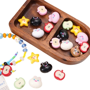 Perles en acrylique colorées en forme d'animaux et d'étoiles pour création de bracelets