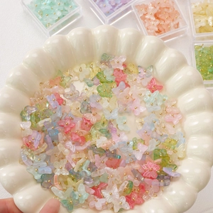 Pendentifs papillon colorés en verre pour bijoux DIY avec anneaux en métal doré