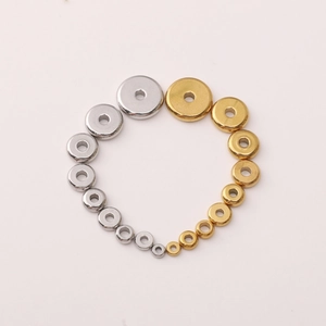 Cuentas espaciadoras planas de acero inoxidable en oro y plata de varios tamaños para joyería