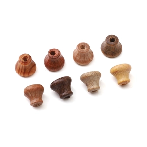 Acht conische natuurlijke houten kralen voor DIY-sieraden maken in diverse kleuren