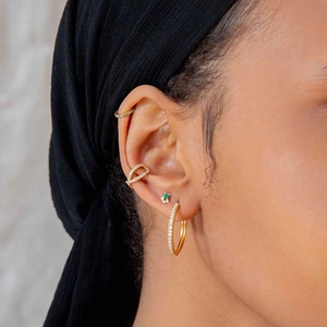 Chic geometric gold ear cuffs and emerald stud earrings set with zircon stones