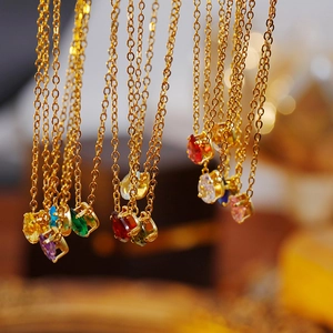 Colliers en acier inoxydable plaqué or 18K avec zircons gouttes en diverses couleurs de pierres