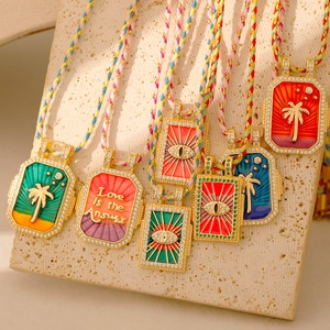 Colliers tarot bohème avec pendentifs en émail, zircons et cordons tressés colorés