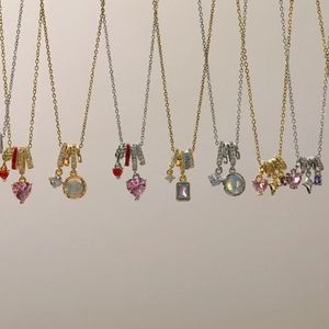 Elegante Gold- und Silberhalsketten mit rosa Herzkristallen und Sternanhängern