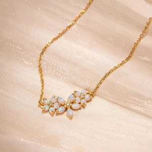 Elegante Blumen Halskette Kupfer Künstlicher Opal Strass Gold Silber Plattiert Schlüsselbeinkette Damen Schmuck