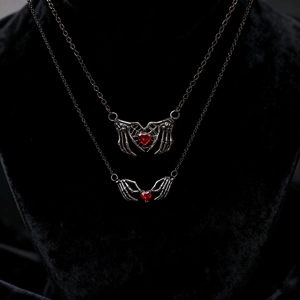 Collana Gotica con Mano di Scheletro e Cuore in Rame e Zirconia Gioielli Vintage Punk per Halloween Donna Uomo