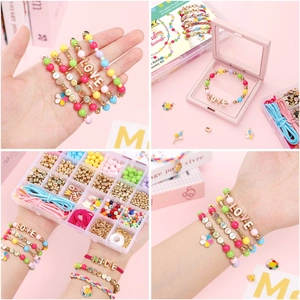 Kit de perles acryliques d'Halloween pour bracelets faits main avec breloques et boîte