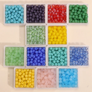 Set di perline di vetro colorate con 13 tonalità in scatole quadrate per gioielli fai-da-te