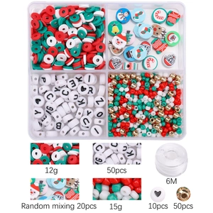 Kit gioielli Natale fai-da-te con perle d'argilla rosse verdi e lettere in box