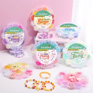 DIY Schmuckherstellung Set Für Kinder Acrylperlen Set Blumen Schmetterling Herz Perlen Mit Elastischer Schnur Für Armbänder Halsketten Mädchen Bastelgeschenk