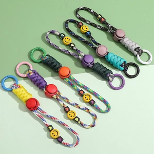 Portachiavi in Corda Intrecciata Colorata Fatto a Mano Poliestere Lega Faccina Sorridente Cuore Perline Ciondolo Borsa per Donne Bambini