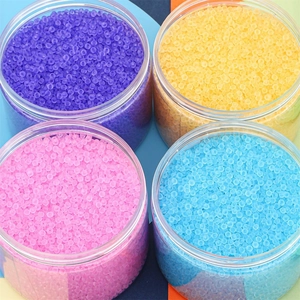 Perline di vetro smerigliate da 2 mm in barattoli per creazione di gioielli fai-da-te