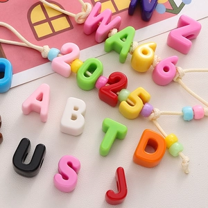 Perles colorées en acrylique avec lettres et chiffres pour bricolage et bijoux
