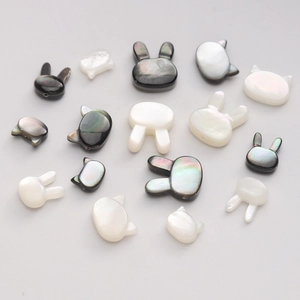 Perles en nacre naturelle en forme d'animaux pour création de bijoux artisanaux
