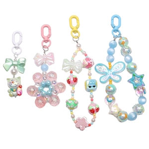 Porte-clés à perles colorées avec mousquetons métalliques et breloques en résine