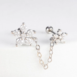 Boucles d'oreilles fleurs en zircon avec chaîne double et fermoirs à vis robustes