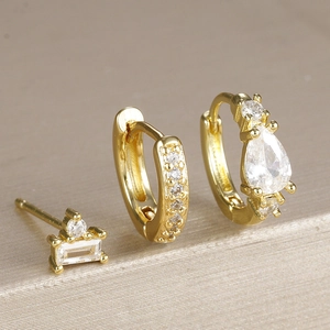 Set di 3 orecchini color oro con zircone a goccia e perni geometrici stile minimalista
