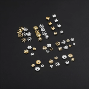 Coppette per Perline in Rame Placcato Oro Argento a Forma di Fiore Traforato per Fai-da-te Bracciale Collana
