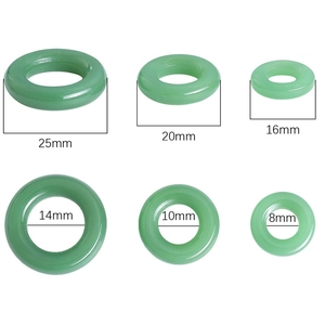 Maßtabelle für grüne Jade-Glasringe mit Außenmaße von 25mm bis 16mm im Überblick