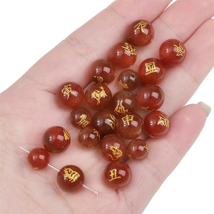 Cuentas de ágata roja natural con grabados de zodiaco dorado para joyería artesanal