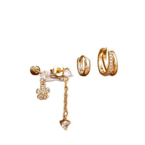 Set de pendientes dorados con dijes de circonita, diseños de flores y aros