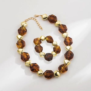 Retro amber resin and faceted gold bead necklace and bracelet jewelry set for women