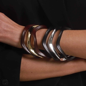 Bracciali rigidi geometrici retrò ondulati in resina e metallo lucido per donna