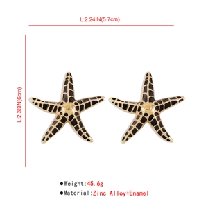 Détails de boucles d'oreilles étoile de mer en métal doré avec émail noir et dimensions
