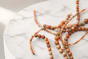 Λήψη macro από φυσικές χάντρες ίασπι Plum Blossom με μοναδική πολύχρωμη διάστικτη υφή