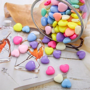 Perles en acrylique en forme de cœur macaron coloré pour la fabrication de bijoux DIY