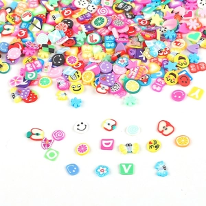 Fette colorate in pasta polimerica con frutta stelle e lettere per fai-da-te e nail art