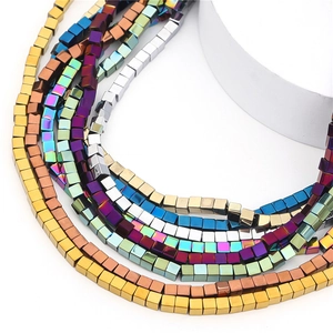 Galvanisierte Hämatit-Quadratperlen in Metallic-Farben für DIY-Schmuck und Bastelarbeiten