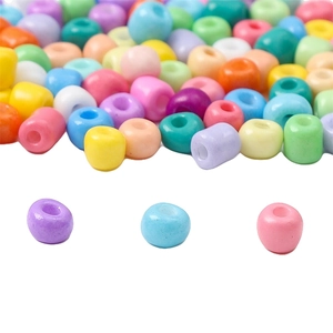 Set di perline colorate macaron per gioielli fai-da-te con varie perline vivaci
