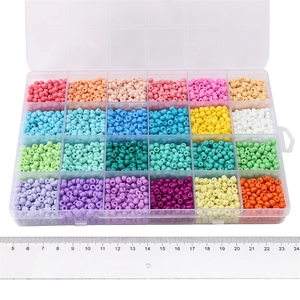 Scatola da 24 scomparti con perline di vetro colorate per la creazione di gioielli DIY