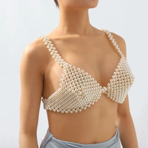 Gilet de corps exquis en perles avec billes dorées pour un style de fête luxueux et chic