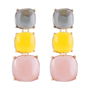 Boucles d'oreilles géométriques en résine avec pendentifs carrés gris, jaune et rose