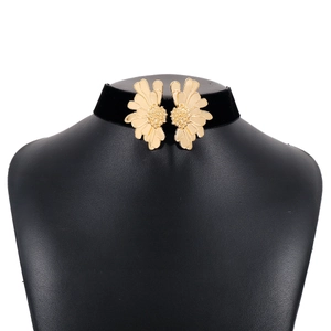 Vintage black velvet choker necklace with dual gold daisy flower pendants for women