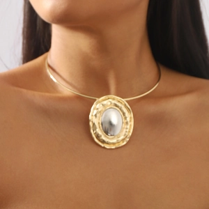 Vintage Mixed Metal Oval Hammered Pendant Necklace For Women Gold Silver Alloy Modern Minimalist Choker Statement Jewelry