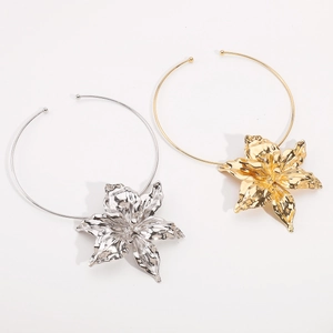 Exaggerated large flower choker necklaces in gold and silver metallic alloy for women