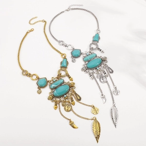 Collar étnico con turquesa, borlas boho y colgantes de monedas retro en aleación