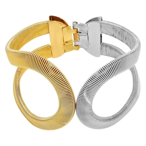 Brazalete bicolor estilo serpiente con diseño de bobina y cierre de bisagra moderno