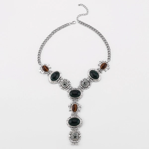 Barocke Retro-Statement-Kette mit bunten Harzsteinen und antikem Silber-Finish im Boho-Stil