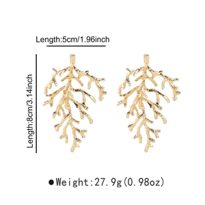 Detailed size specifications for gold coral branch earrings measuring 5cm by 8cm