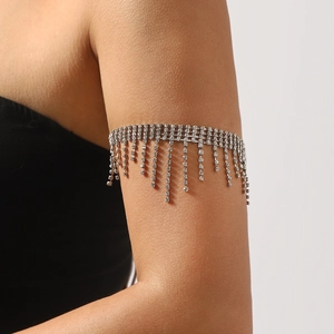 Sexy Bracciale a Catena da Braccio con Nappine di Strass in Lega Geometrico per Donna Matrimonio Festa Gioielli Regalo