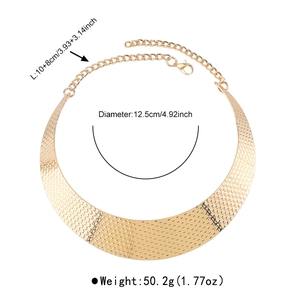 Detaillierter Größenführer für das goldene strukturierte Halsband mit Maßen und Gewicht
