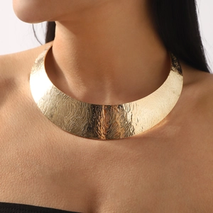 Punk Stil Klobige Eisen Metall Choker Halskette Für Damen Gold Silber Galvanisiert Baumrinde Gepunktete Textur Kragen Schmuck