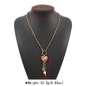 Gedetailleerde maattabel van de gelaagde ketting met hart hanger en gewichtsspecificaties